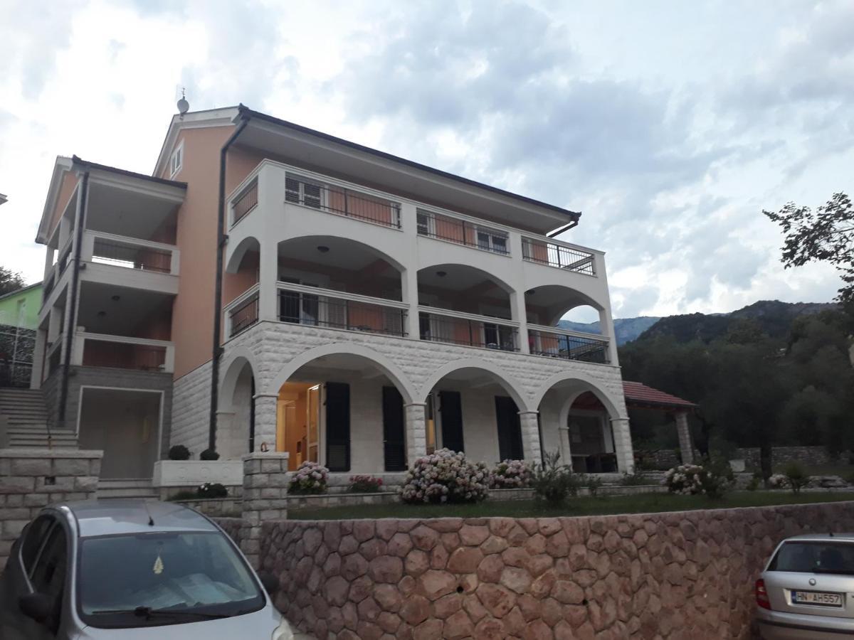Apartmani Andrea 헤르섹 외부 사진